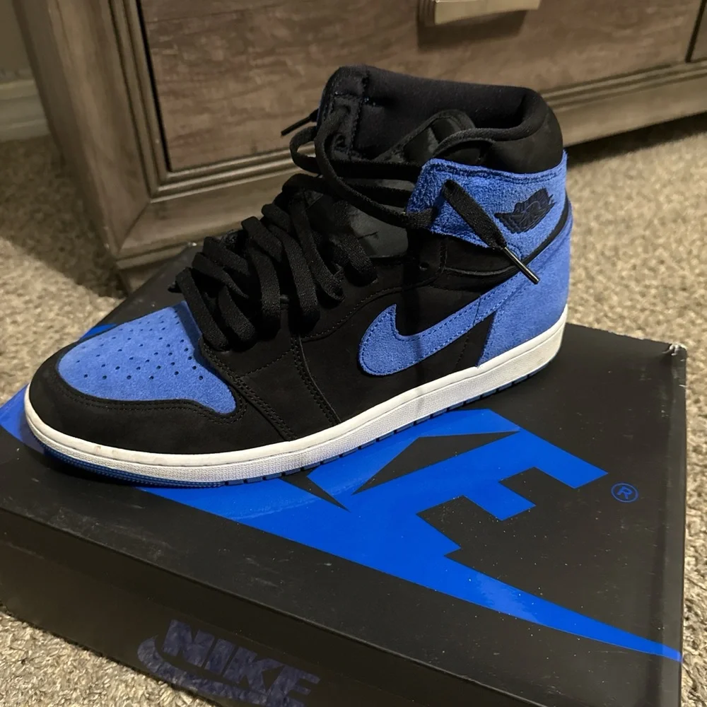 Jordan Black and Blue Sneakers - Picture 4 of 5